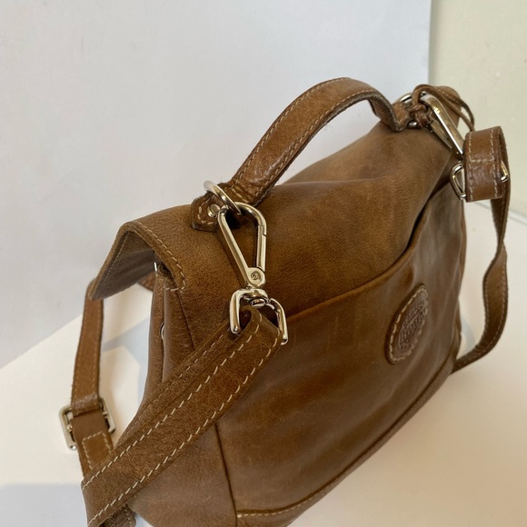Roots Chelsea brown leather shoulder bag.. - Picture 8 of 11